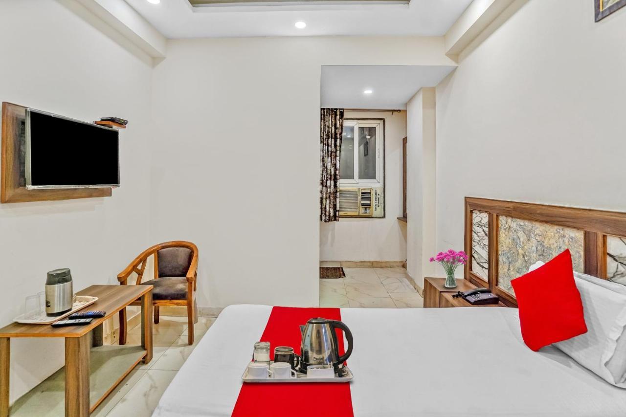 Oyo 88326 Hotel Cloud 9 Nueva Delhi Exterior foto