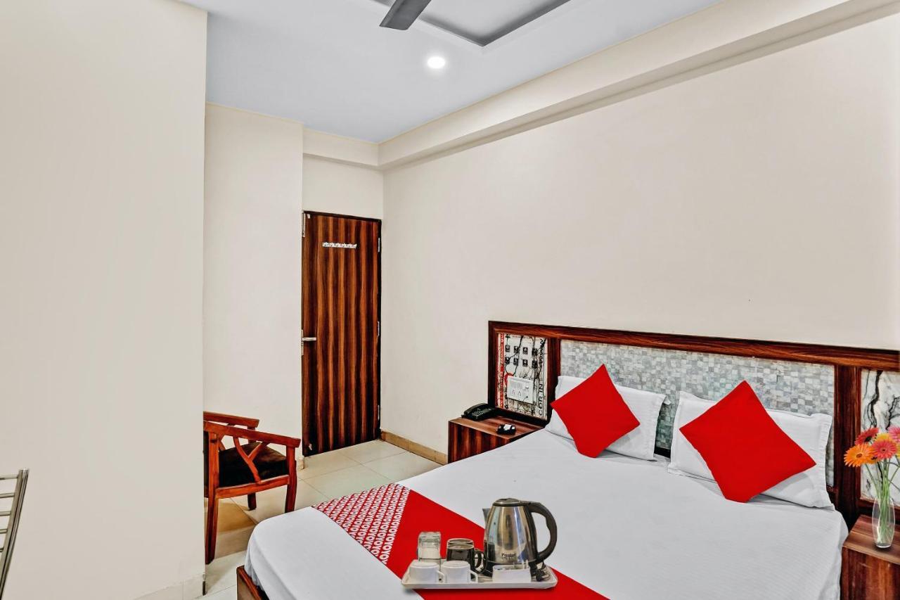 Oyo 88326 Hotel Cloud 9 Nueva Delhi Exterior foto