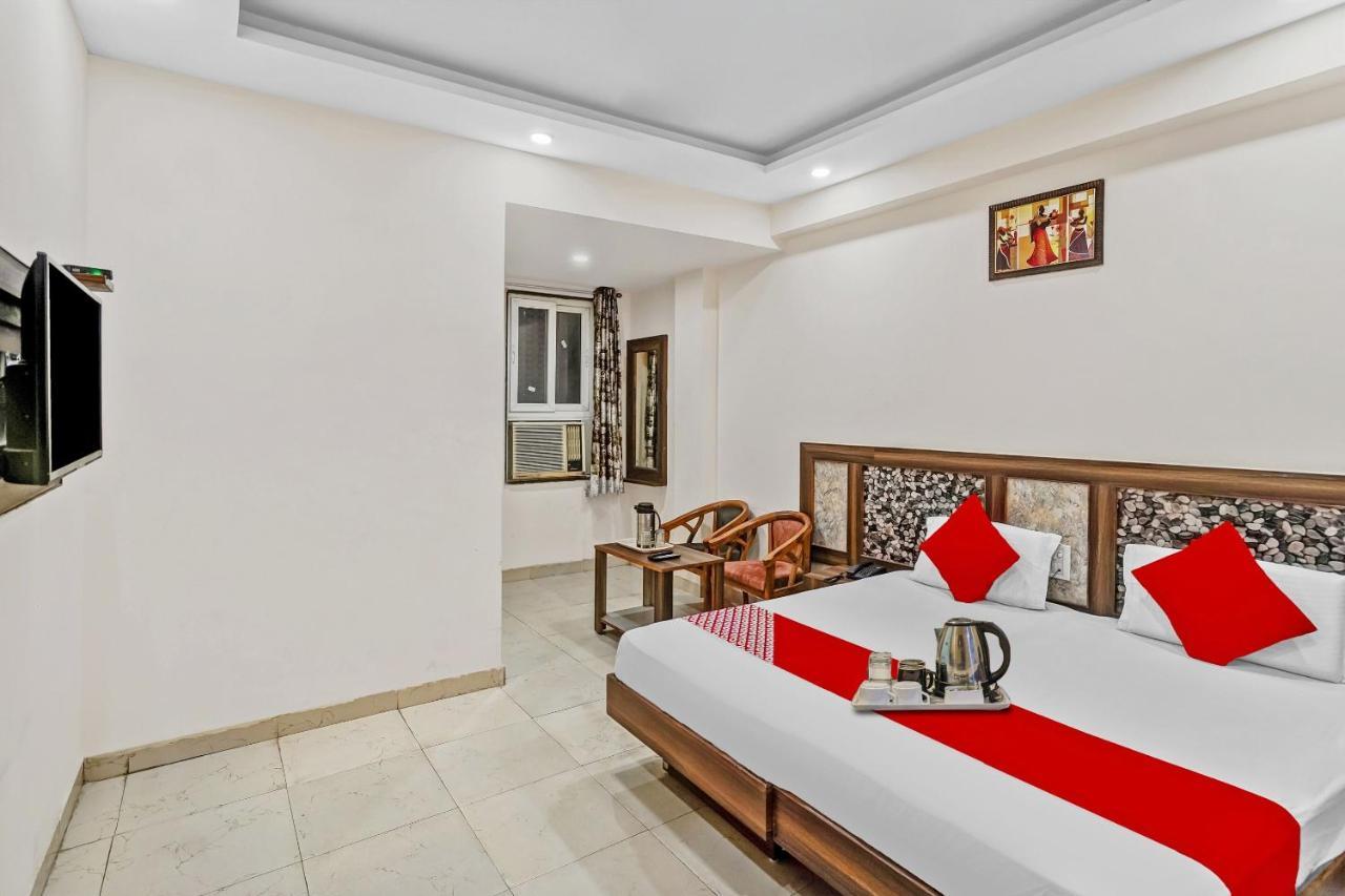 Oyo 88326 Hotel Cloud 9 Nueva Delhi Exterior foto