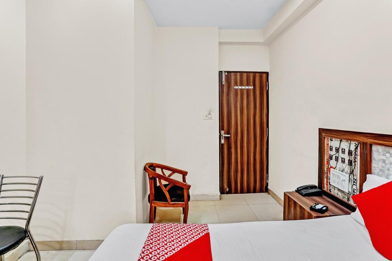Oyo 88326 Hotel Cloud 9 Nueva Delhi Exterior foto